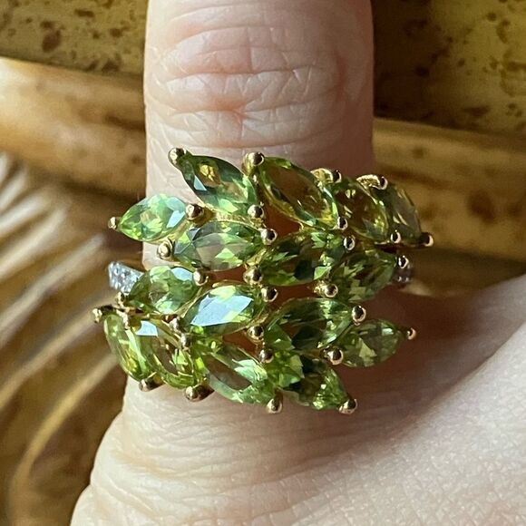 Arizona Peridot Sterling Silver Cluster Ring Size 5 - Picture 1 of 9